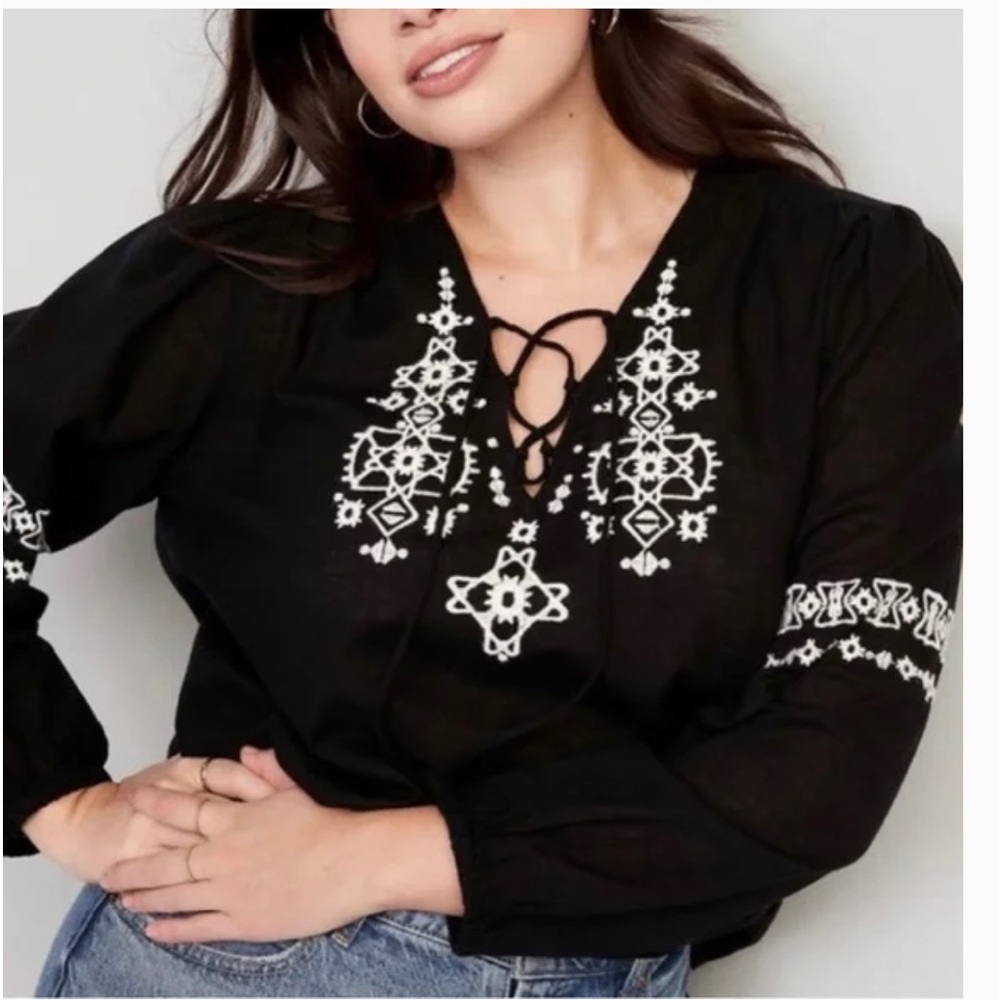 Old Navy embroidered poet black blouse medium